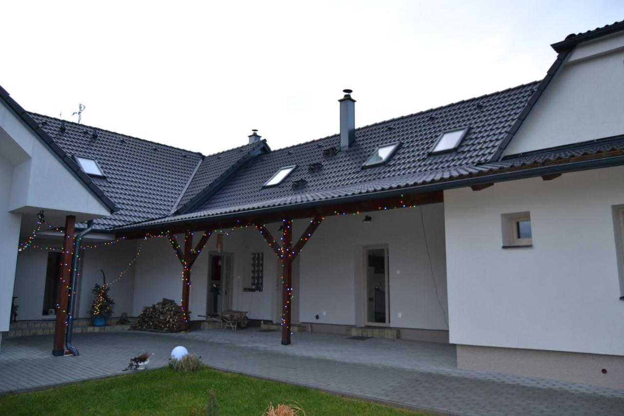 Chalupa Na Samote S Virivkou Tabor Exterior photo